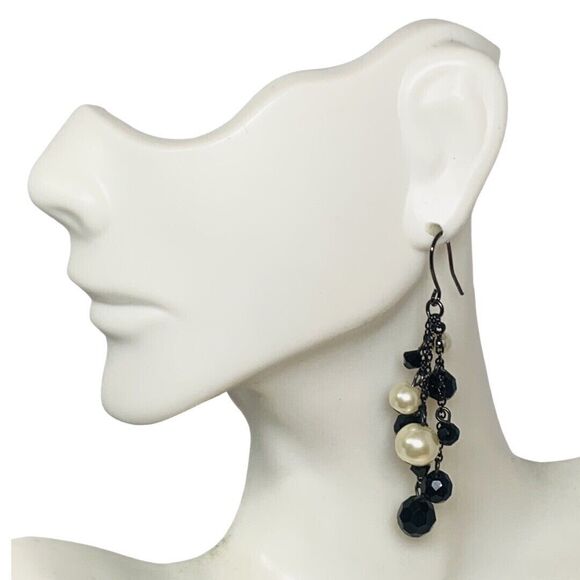 Black & White Pearl Beaded Cluster Dangle Earrings 2.5" Long Gunmetal - Picture 10 of 12